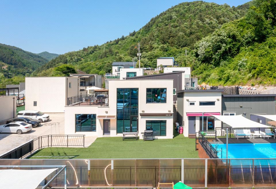 204 풀빌라