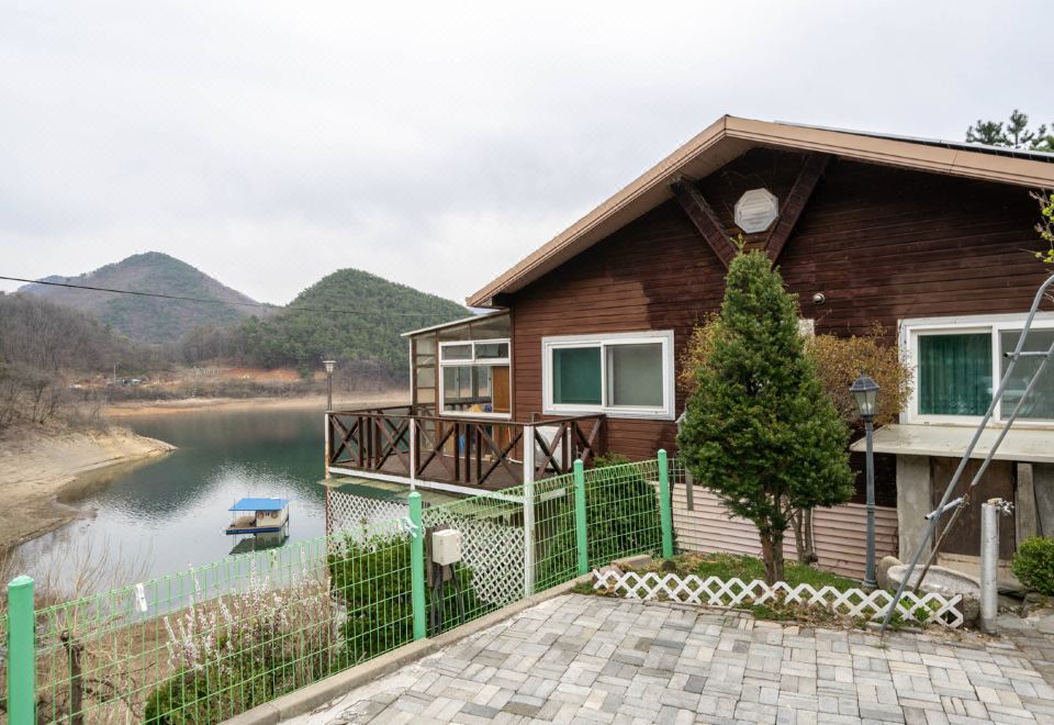 녹수와 청산의 집