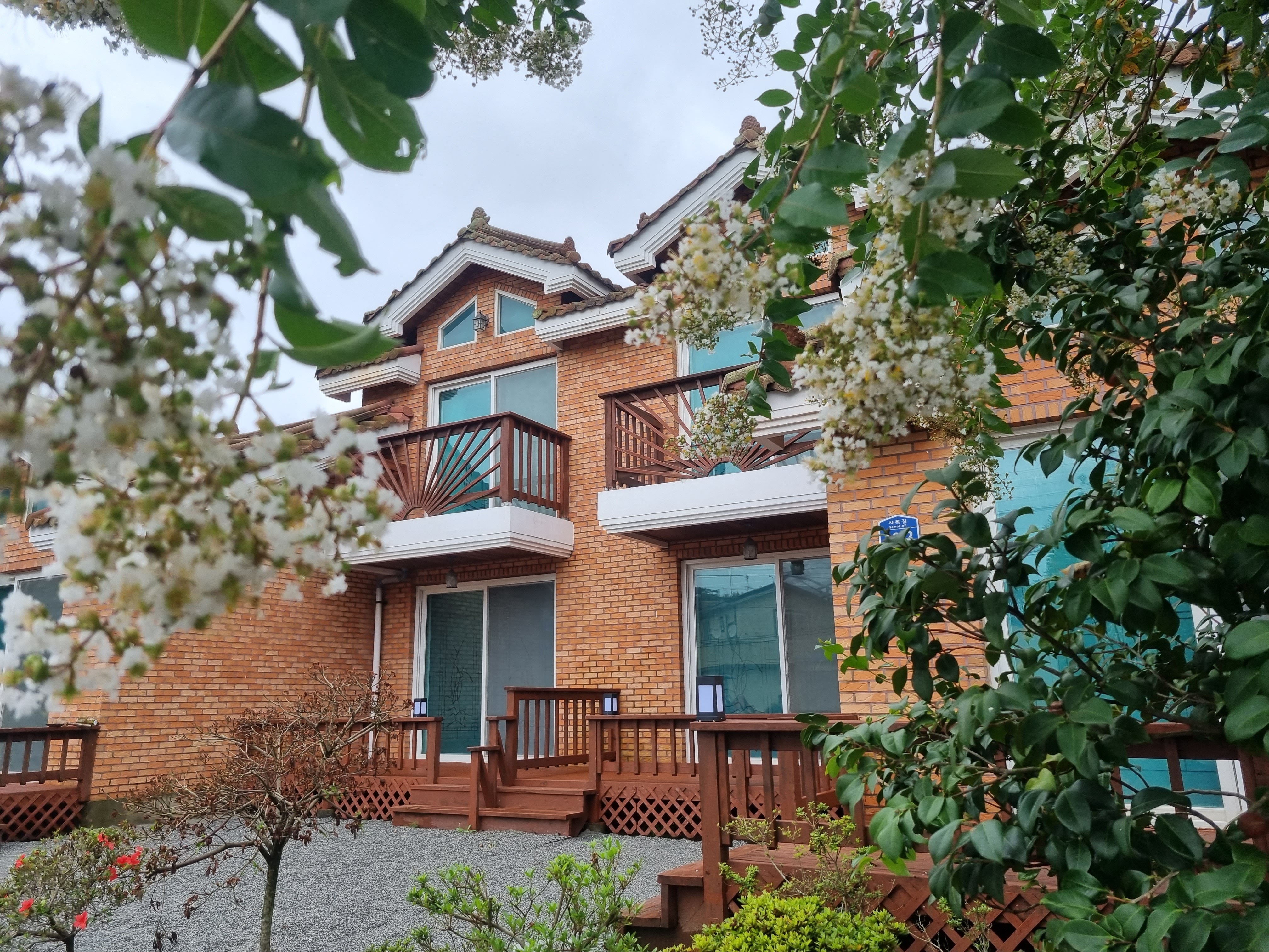 라르고 민박