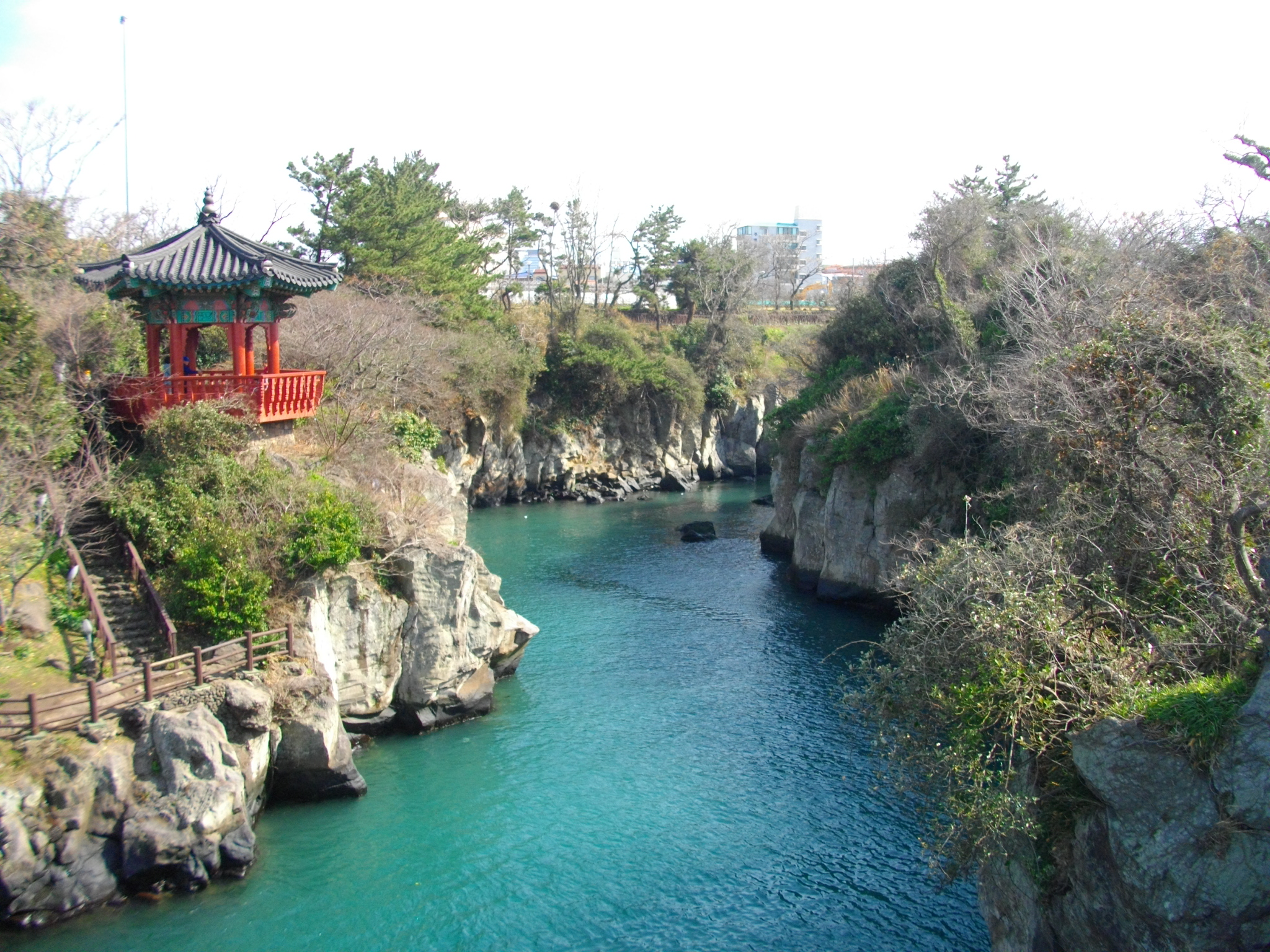 용담돌집민박